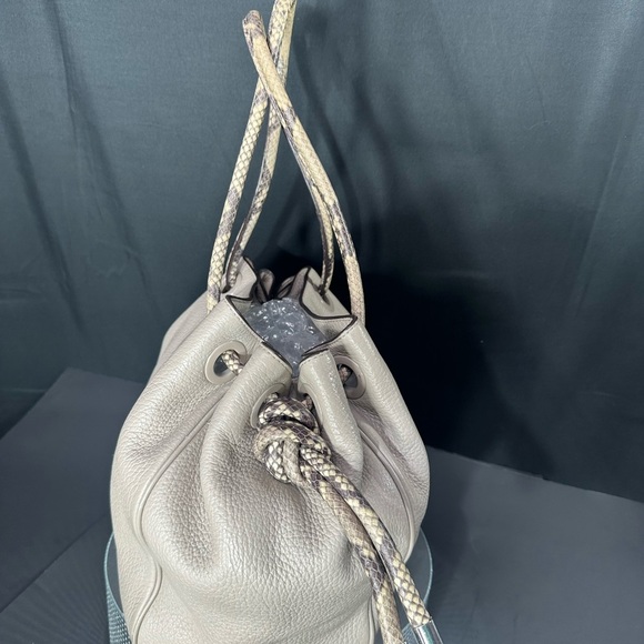 Michael Kors Gray Leather Tote Bag pre owned Exellent condition - Picture 3 of 11